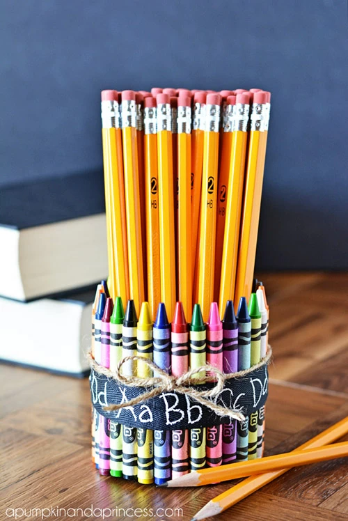 4_Teacher-gift-ideas-crayon-pencil-vase